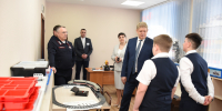 Анатолий Серышев посетил один из ключевых железнодорожных узлов Сибири - Газета Ирбейская правда